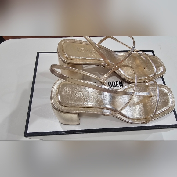 Steve Madden Metallic Gold Strappy Heeled Sandals - Picture 11 of 12